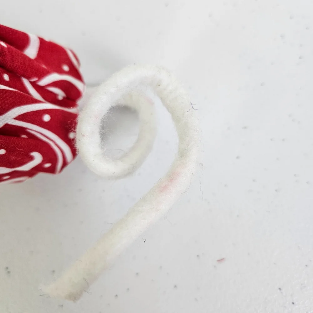 Annalee Christmas Swirl Gift Mouse 2019 Holiday Present Whimsical Collector